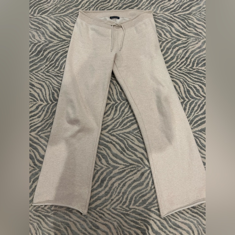 Brandy Melville Wide Leg Yoga Crème Color Sweatpants Raw Hem - Picture 5 of 9